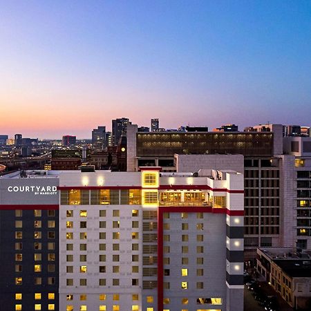 Courtyard By Marriott Dallas Downtown/Reunion District Exterior photo